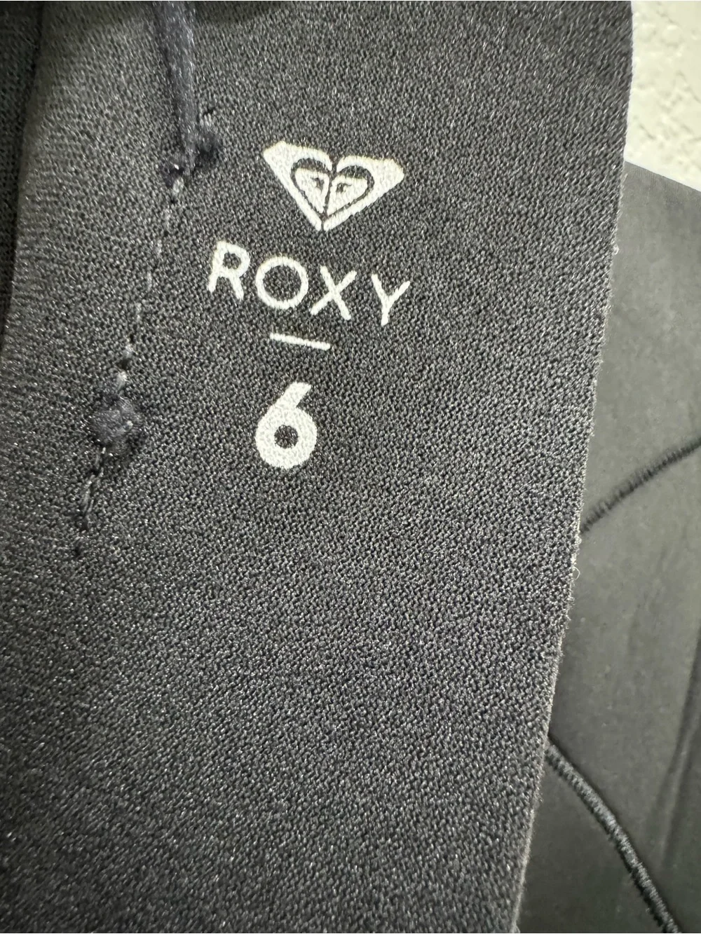 Roxy Syncro Youth Girls 2/2mm Shorty Wetsuit Floral Black Pink Size 6 Surf Swim